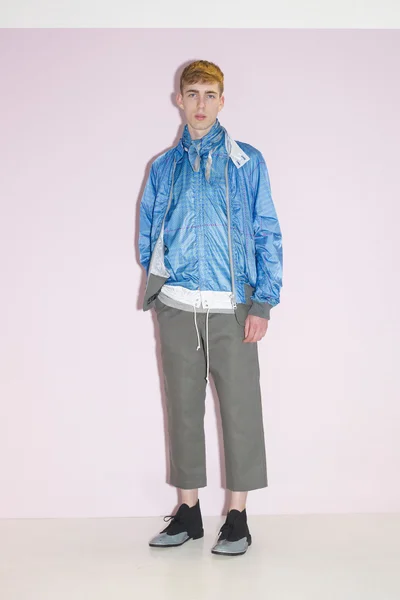 Look 10